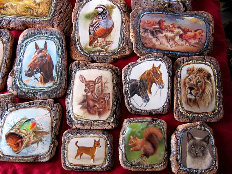 Foto os souvenirs de Portugal de imagens diferentes (a base de cortiça)