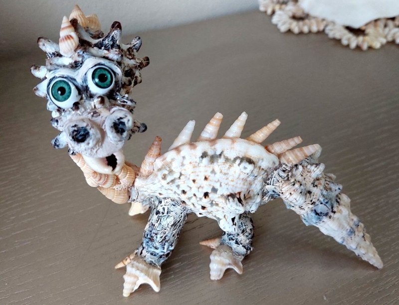 Foto os souvenirs de Portugal - estatuetas de conchas